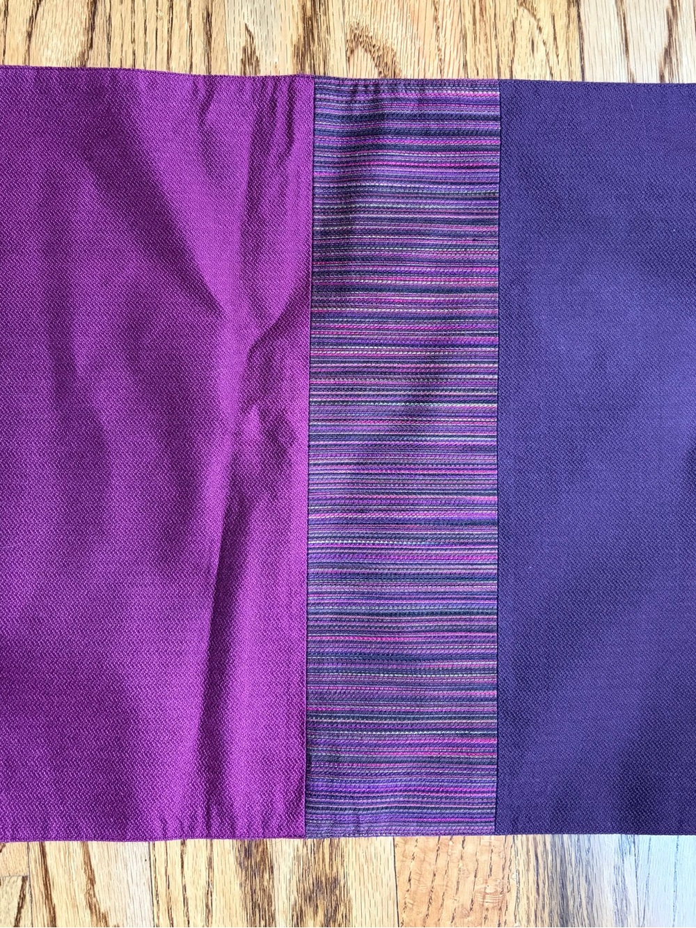 Crate & Barrel NWT Set of 4 Purple and Fuchsia Cotton Placemats - Picture 2 of 4